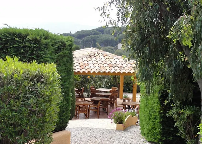 Des Oliviers Hotell 3*